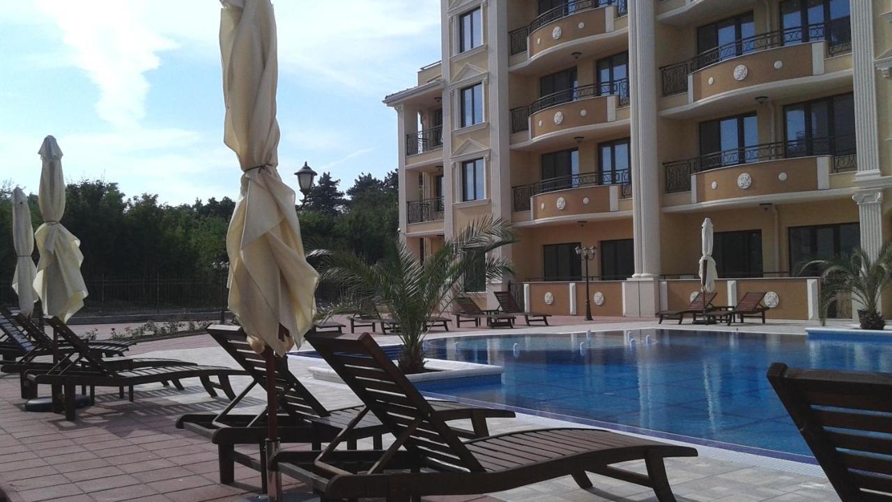 Flora Beach Private Aparthotel Pomorie Bagian luar foto