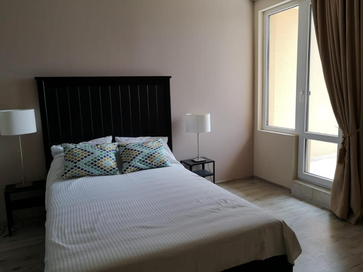 Flora Beach Private Aparthotel Pomorie Bagian luar foto
