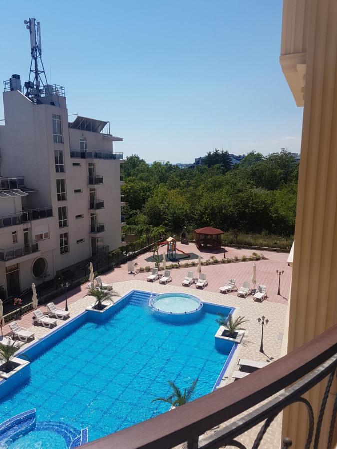 Flora Beach Private Aparthotel Pomorie Bagian luar foto