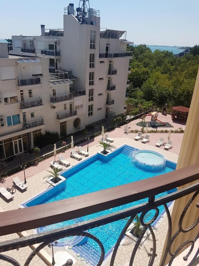 Flora Beach Private Aparthotel Pomorie Bagian luar foto