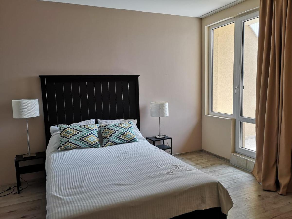 Flora Beach Private Aparthotel Pomorie Bagian luar foto