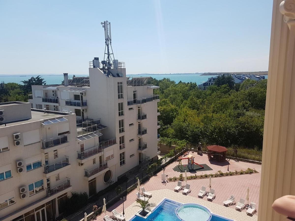 Flora Beach Private Aparthotel Pomorie Bagian luar foto