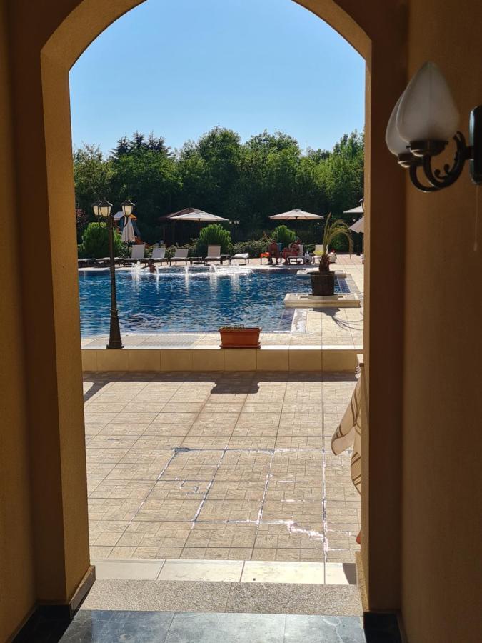 Flora Beach Private Aparthotel Pomorie Bagian luar foto
