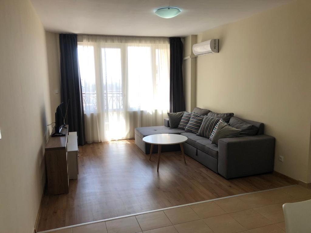 Flora Beach Private Aparthotel Pomorie Bagian luar foto