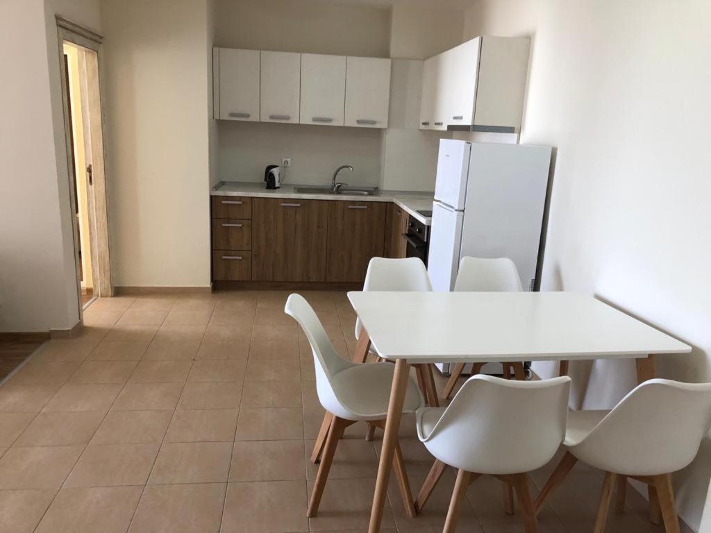 Flora Beach Private Aparthotel Pomorie Bagian luar foto